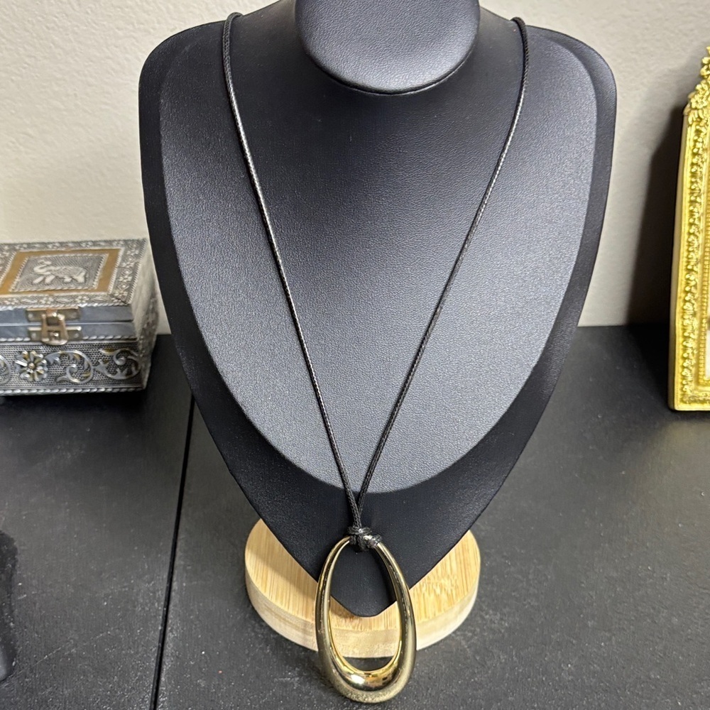 Joan Rivers Long Gold Tone Pendant Vintage Necklace